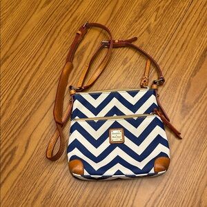Dooney & Bourke Royal Blue & White Chevron Crossbody Bag Purse Leather
